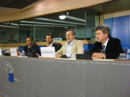 Conférence de presse au Parlement européen sur le coup d'Etat au Honduras avec Willy Meyer (Izquierda Unida), Joao Ferreira (Partido Comunista Português) et Erasto Reyes, représentant du Front Populaire de Résistance Nationale du Honduras
