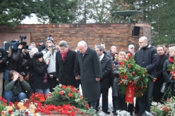 Avec Oskar Lafontaine sur la tombe de Rosa Luxemburg et Karl Liebknecht